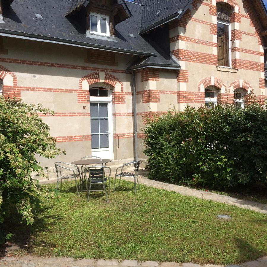 Apartmán La Bretauche Checy Exteriér fotografie